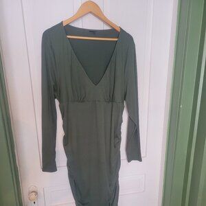 Green SZ 14 Bodycon longsleeve Midi Dress